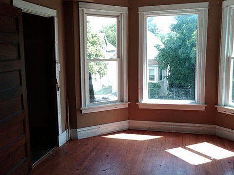 2nd image of 1134 N Waller Ave