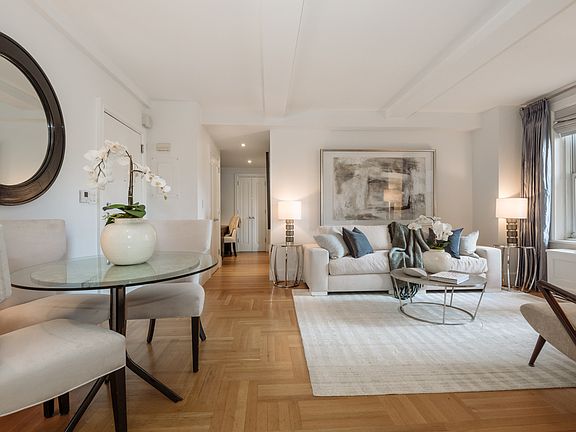 2nd image of 27 W 72nd St #1007