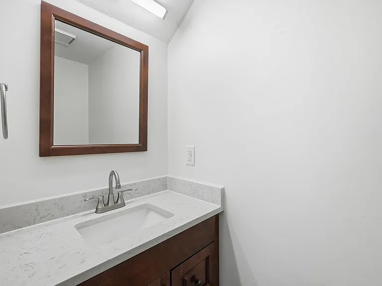 73 Winchester Dr — Photo 1