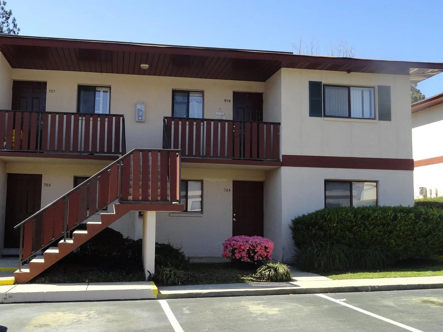 2 bed, 876 sqft, $1,250 — Photo 1