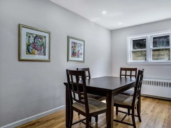 50 College Street image 10 of 31