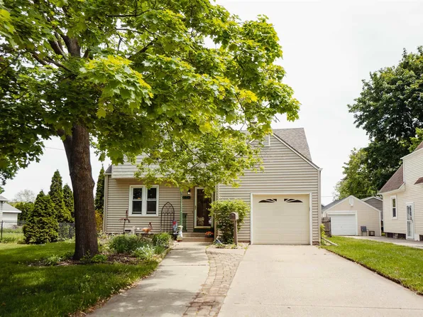 1842 Hubbard St, Oshkosh, WI 54902