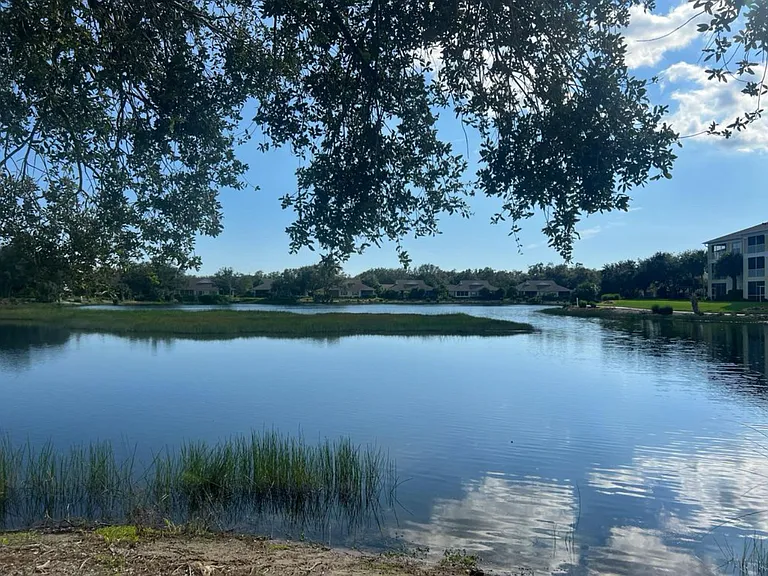 Lake at Heritage Oak Park