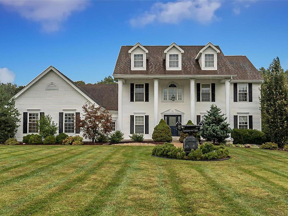 2nd image of 1520 Mammoth Dr