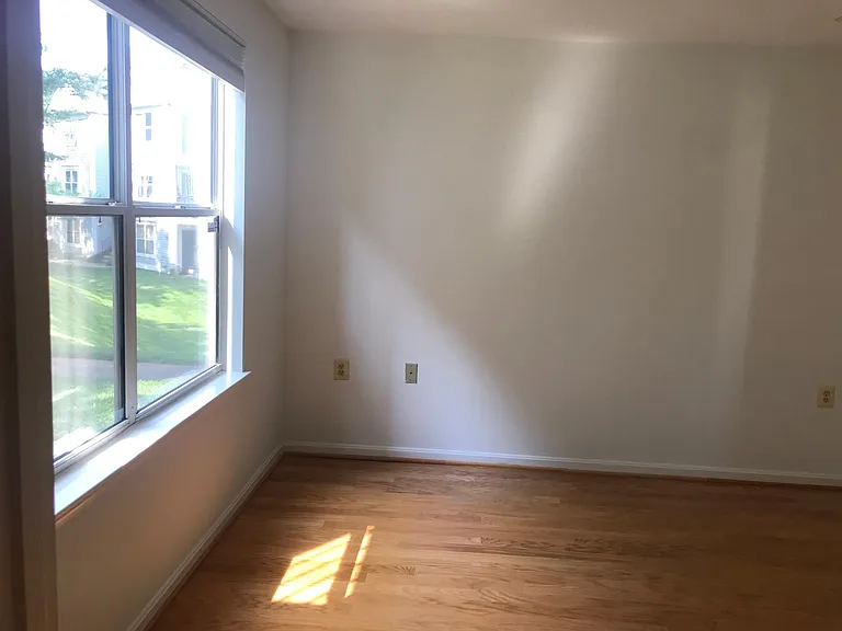 10018 Vanderbilt Cir #4 — Photo 18
