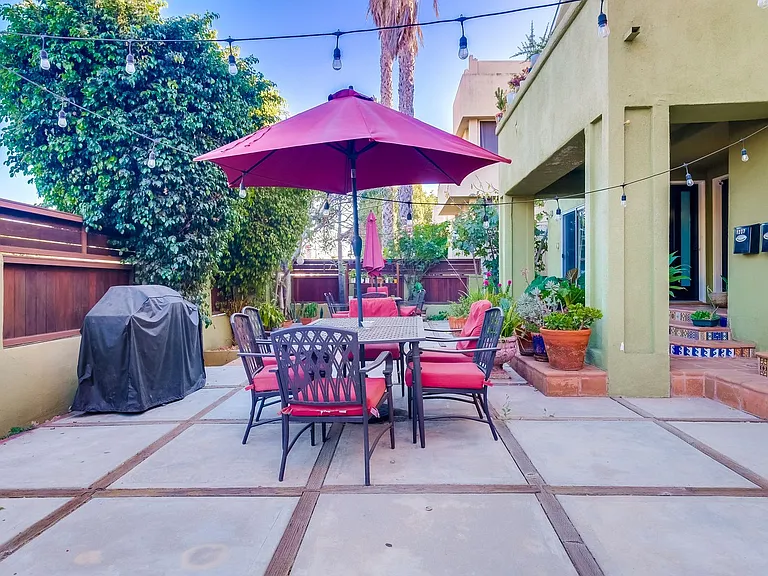 1221 N Bronson Ave — Photo 38