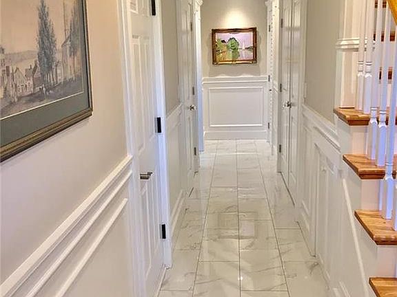 3rd image of 307 Corey Ln