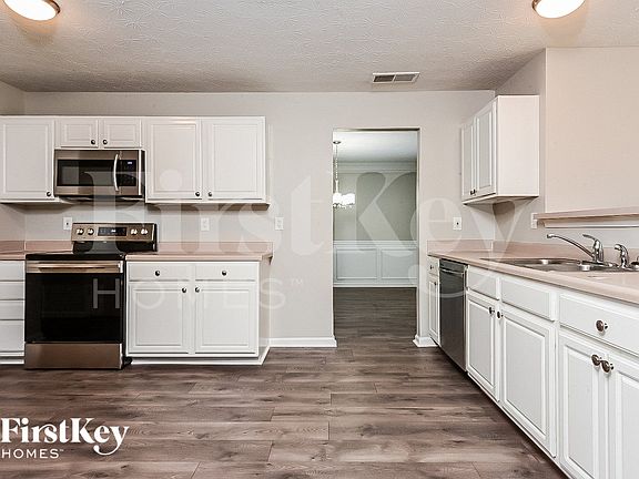4th image of 90 Lakesprings Dr