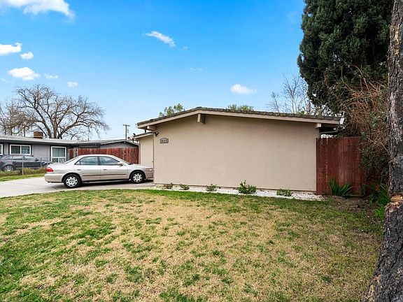 3rd image of 3620 Centinella Dr