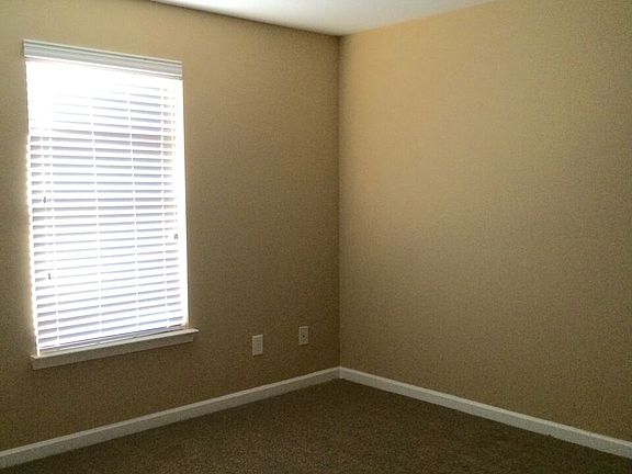 655541_Bedroom Three_04062016