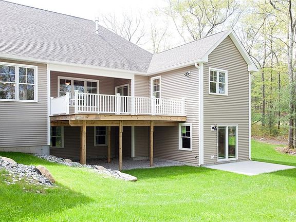 3rd image of 16 Buck Hollow Dr