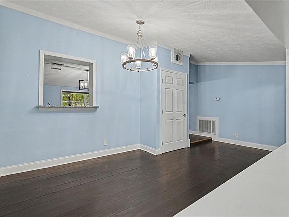 5th image of 9220 McIntosh Rd