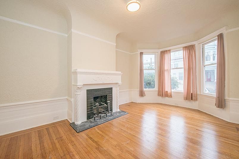 1st image of 339 Willard St N