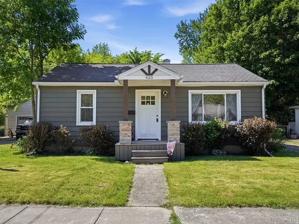 425 W Caroline St, Fenton, MI 48430