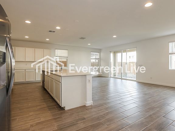 5th image of 10118 E Ulysses Ave