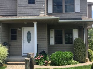 12 Kaywood Rd #4, Pt Washington, NY 11050