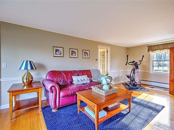 5th image of 17 Briarwood Dr