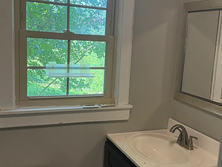 1061 Applewood Rd — Photo 9