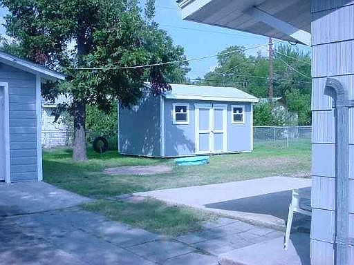 3rd image of 307 E PALFREY DR