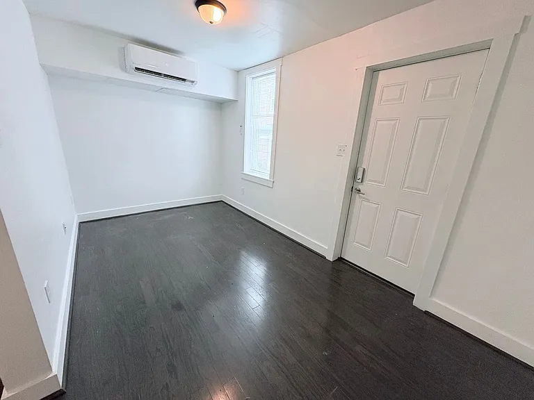 214 W Hope Ave — Photo 3