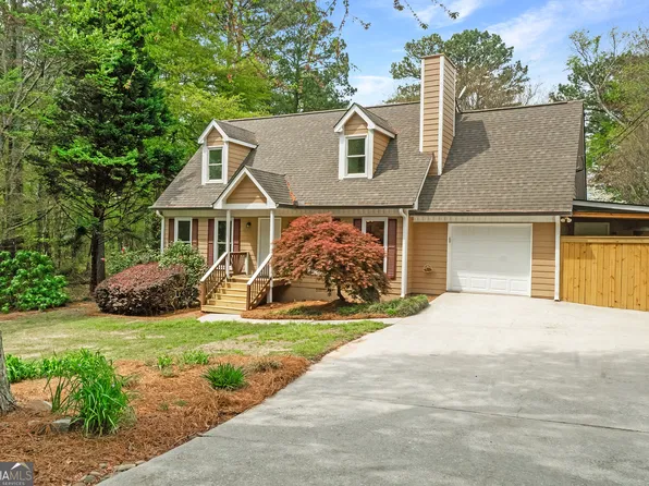 1765 Round Rd, Grayson, GA 30017