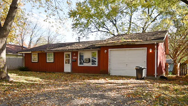 104 Dodson Dr S photo 1