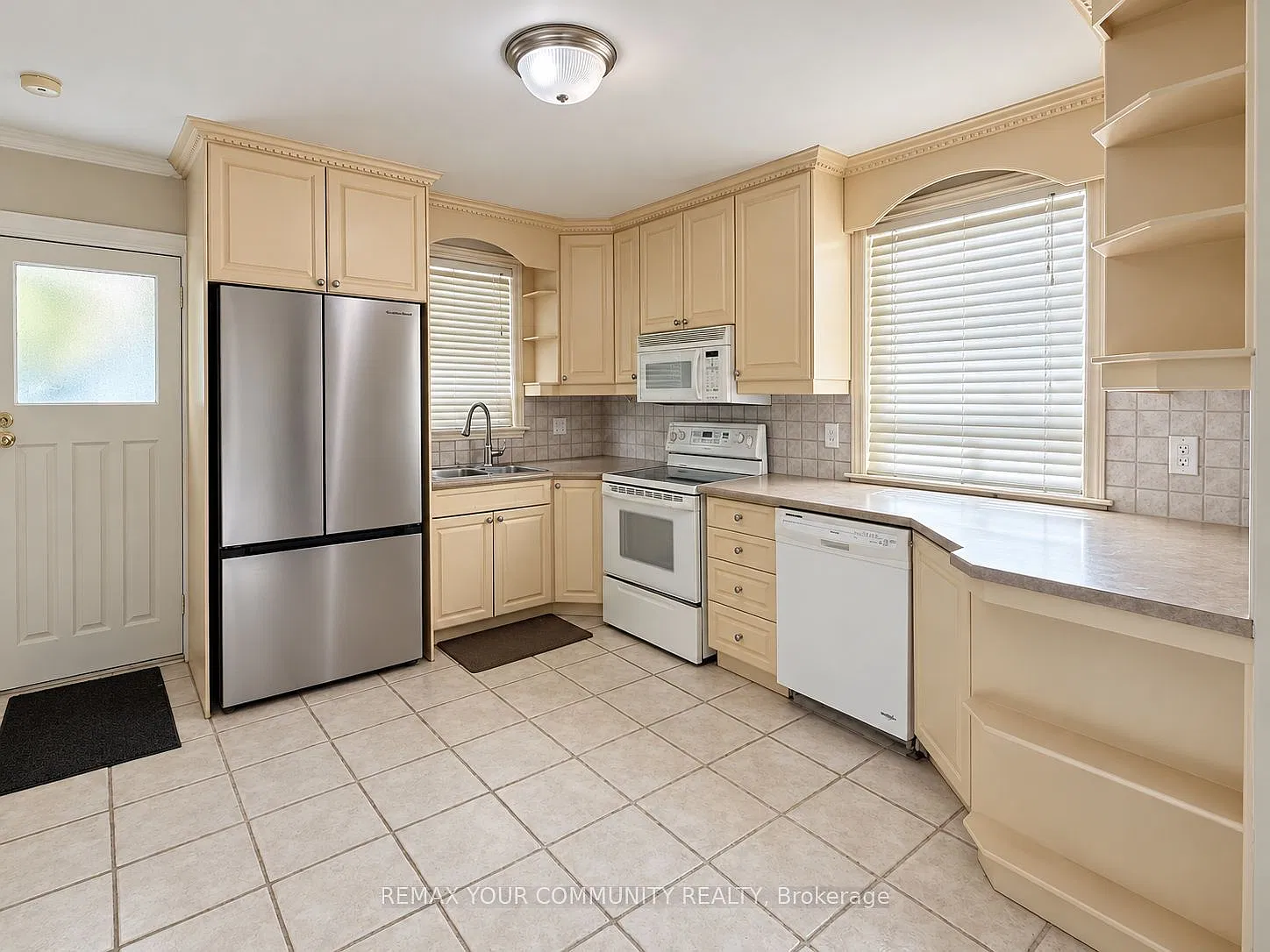 4 bed, $3,750 — Photo 4