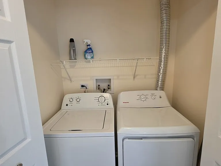 101 Silverstone Dr #101 — Photo 10