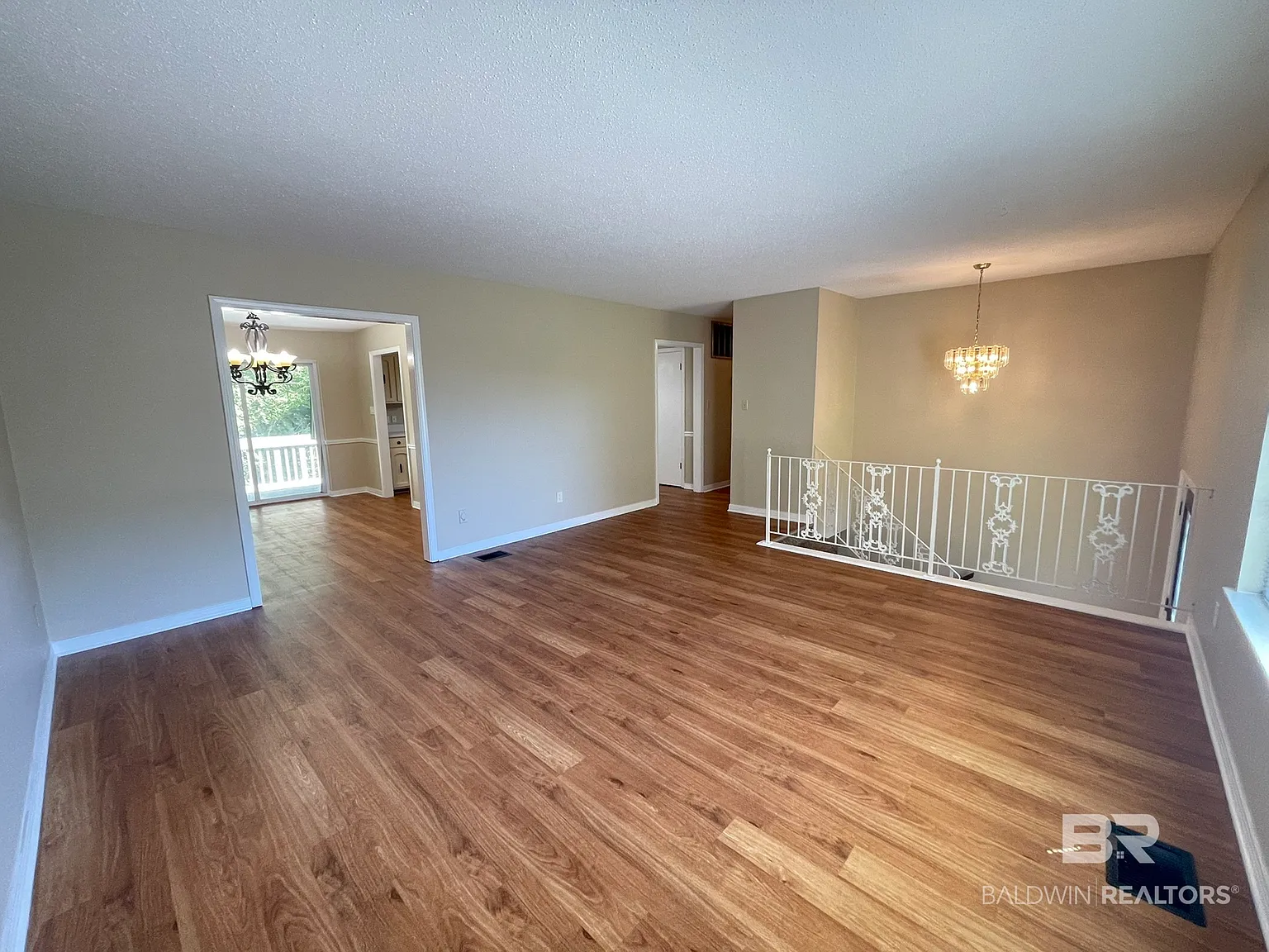 4 bed, 3.0 bath, 3503 sqft, $2,000 — Photo 2