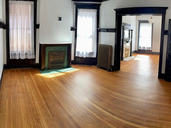 4th image of 3439 Pestalozzi St