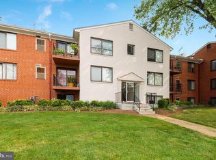 125 Driveway CLUBHOUSE H, Leesburg, VA 20175