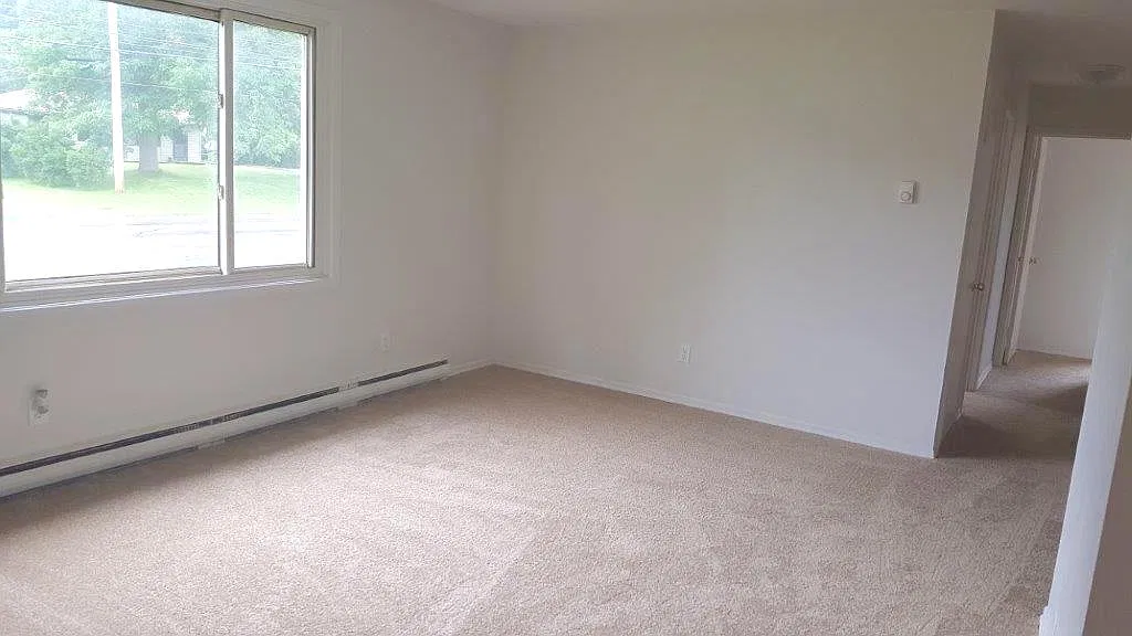 2 bed, 820 sqft, $1,335 — Photo 3