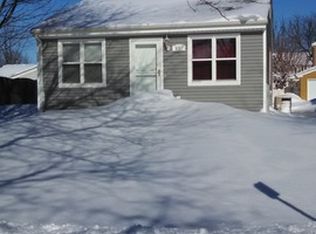 1017 Britta Ln, Geneva, IL 60134