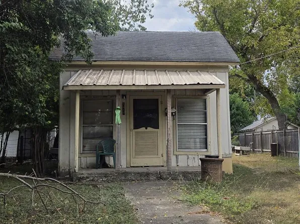 1417 Park St, Kerrville, TX 78028
