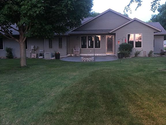 2nd image of 1205 Country Club Ln