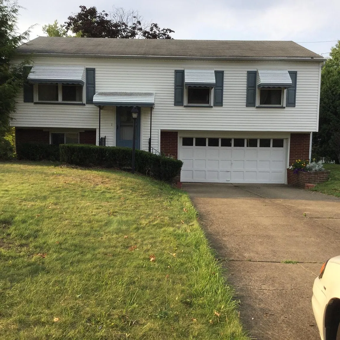 3565 Kimberly Dr NE photo 1