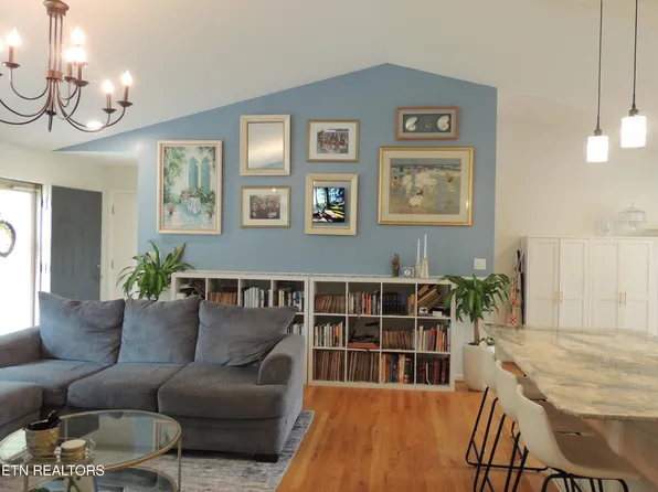 707 Summerdale Dr, Knoxville, TN 37934