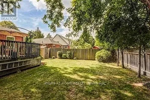 32 Florens Ave — Photo 8