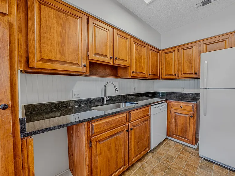207 Harwell Ave — Photo 8