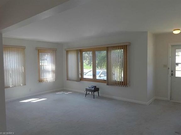 4th image of 1554 Onondago Ave