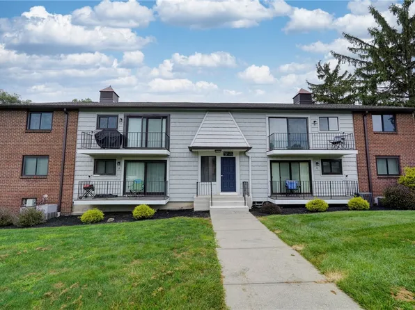 28-8 Great Wood Ct, Fairport, NY 14450
