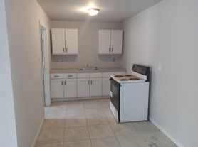 505 W Estes Ave