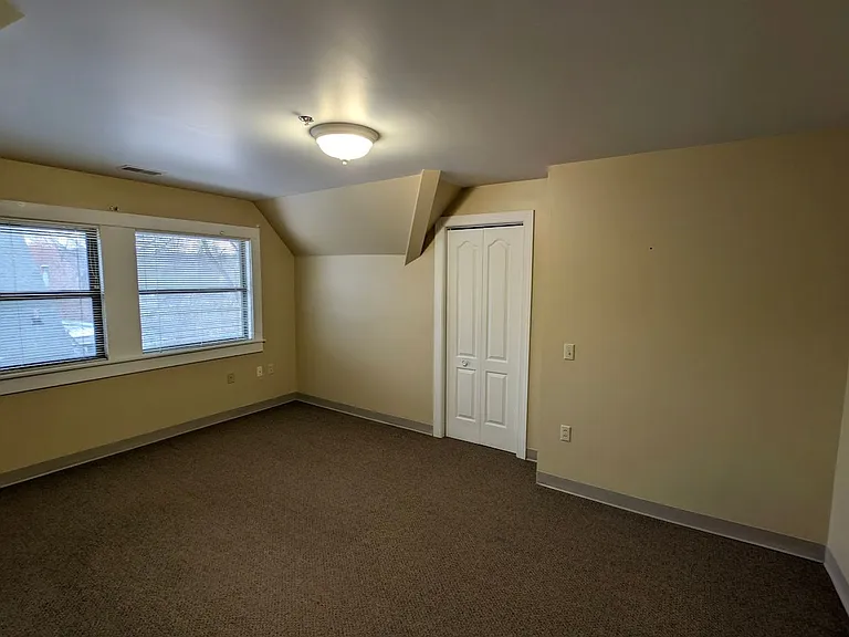 320 E Lincoln Ave — Photo 6