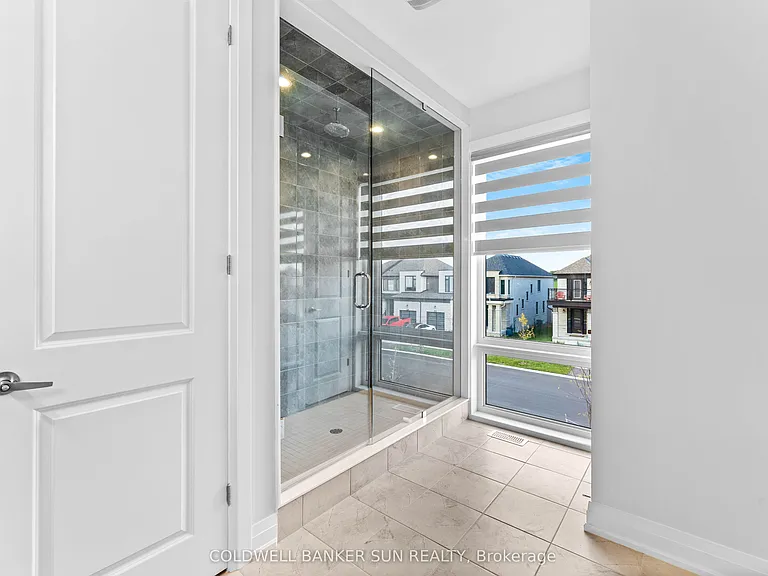 166 Prince Charles Cres — Photo 23