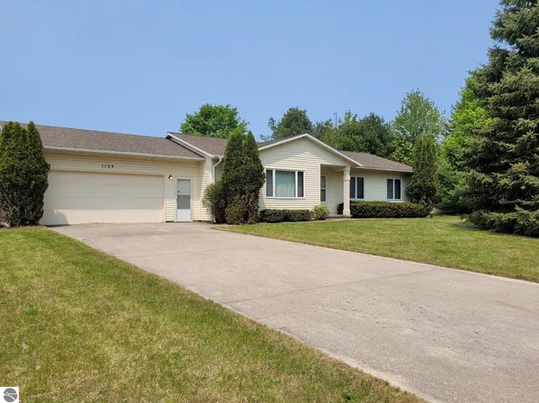 1153 Martin Dr, Frankfort, MI 49635
