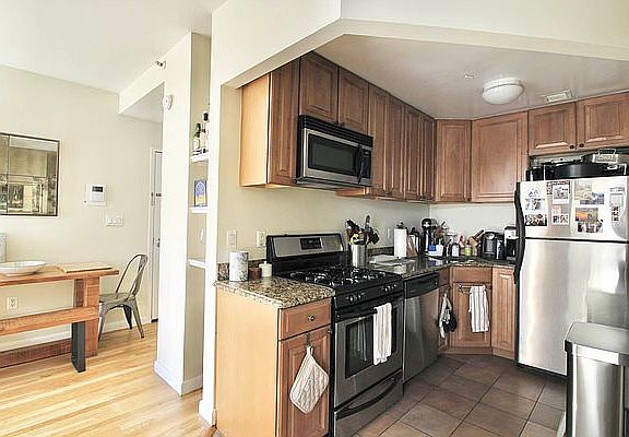 2nd image of 54 Orchard St APT 2C