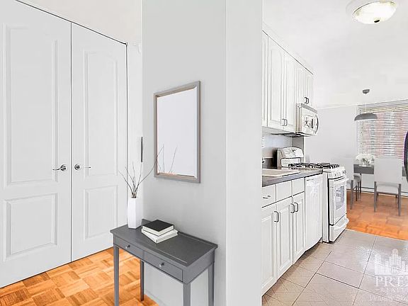 3rd image of 1623 3rd Ave APT 18F