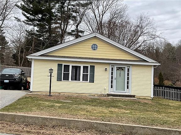 3rd image of 1567 Plainfield Pike