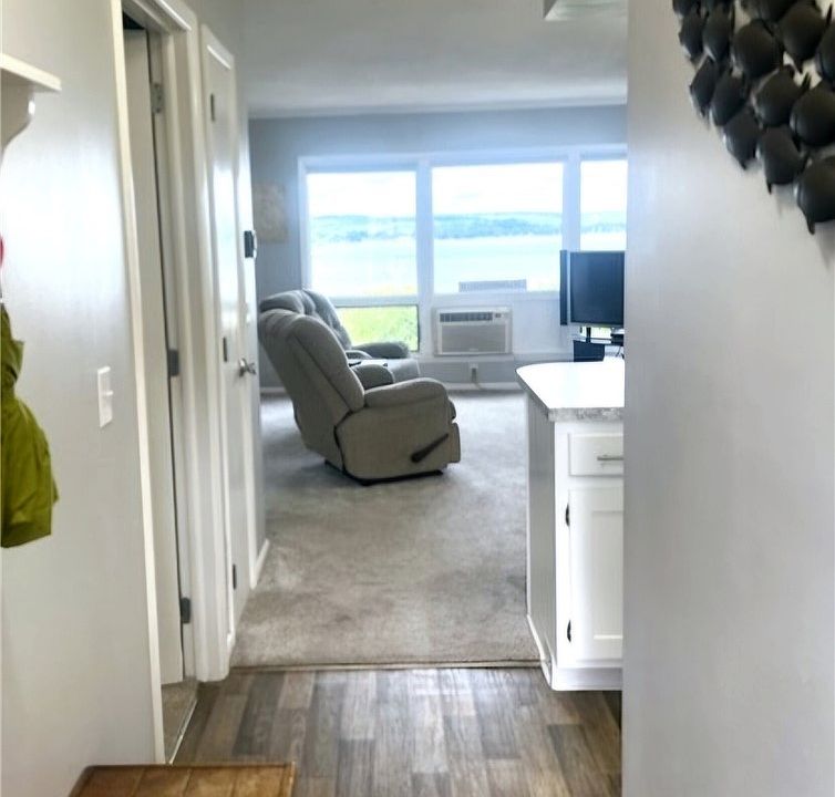 1st image of 28 Mohawk Dr