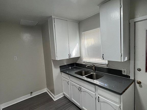 3rd image of 10961 S Figueroa St #12